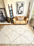 Moroccan BENI OUARAIN rug BO193 - 252 x 158 cm/ 8.2 x 5.2 FT