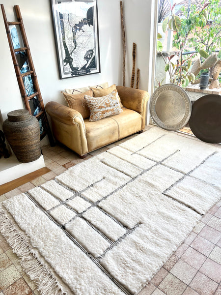 Moroccan BENI OUARAIN rug BO199 - 263 x 153 cm/ 8.6 x 5 FT