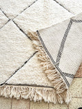 Moroccan BENI OUARAIN rug BO201 - 254 x 154 cm/ 8.3 x 5 FT