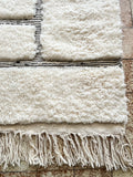 Moroccan BENI OUARAIN rug BO199 - 263 x 153 cm/ 8.6 x 5 FT
