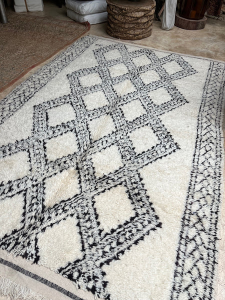 Moroccan Vintage BENI OUARAIN rug BRAD2