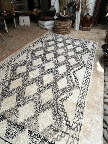 Moroccan Vintage BENI OUARAIN rug BRAD1