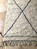 Moroccan BENI OUARAIN rug BO178 - 273 x 172 cm/ 9 x 5.6 FT