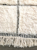Moroccan BENI OUARAIN rug BO161 - 248 x 167 cm/ 8.1 x 5.6 FT