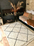 Moroccan BENI OUARAIN rug BO188 - 192 x 139 cm/ 6.3 x 4.6 FT