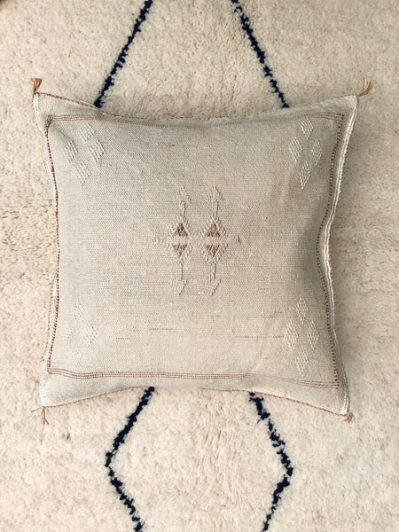 Cactus silk cushion Beige/grey