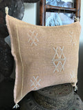 Cactus silk cushion Faded caramel