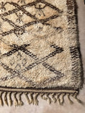 Vintage Moroccan BENI OUARAIN rug BO109 - 274 x 177 cm / 9' x 5'8"